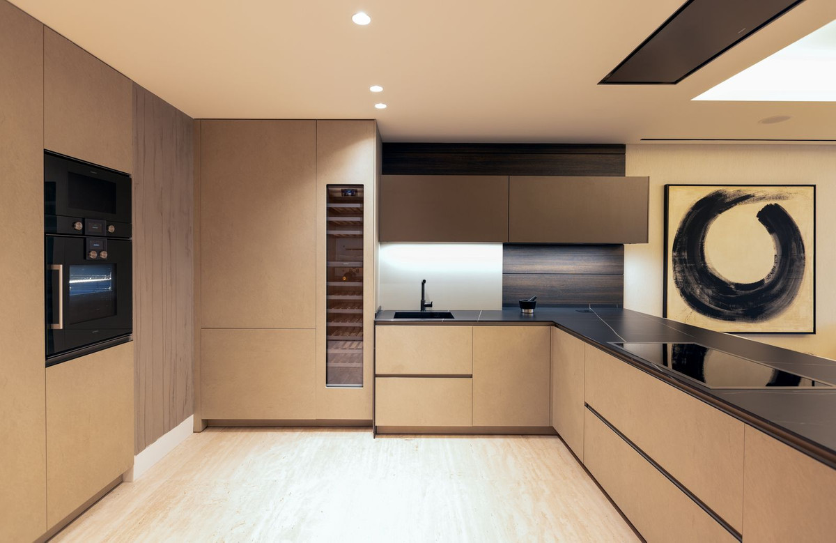 4 Bed, 3 Bath, ApartmentFor Sale, Estepona, Malaga