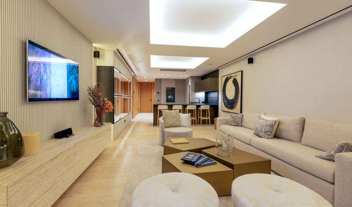 4 Bed, 3 Bath, ApartmentFor Sale, Estepona, Malaga