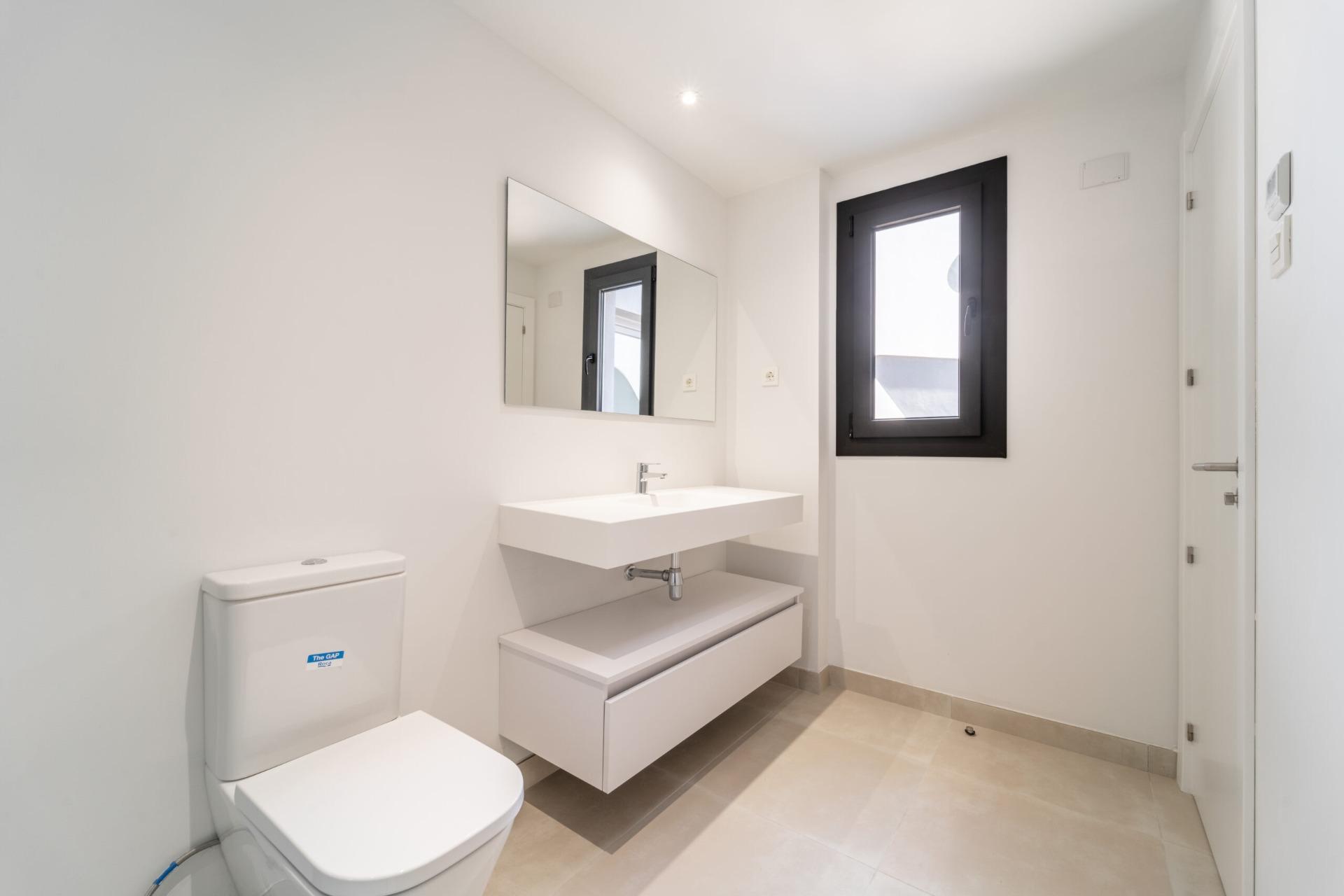 2 Bed, 2 Bath, ApartmentFor Sale, Fuengirola, Malaga