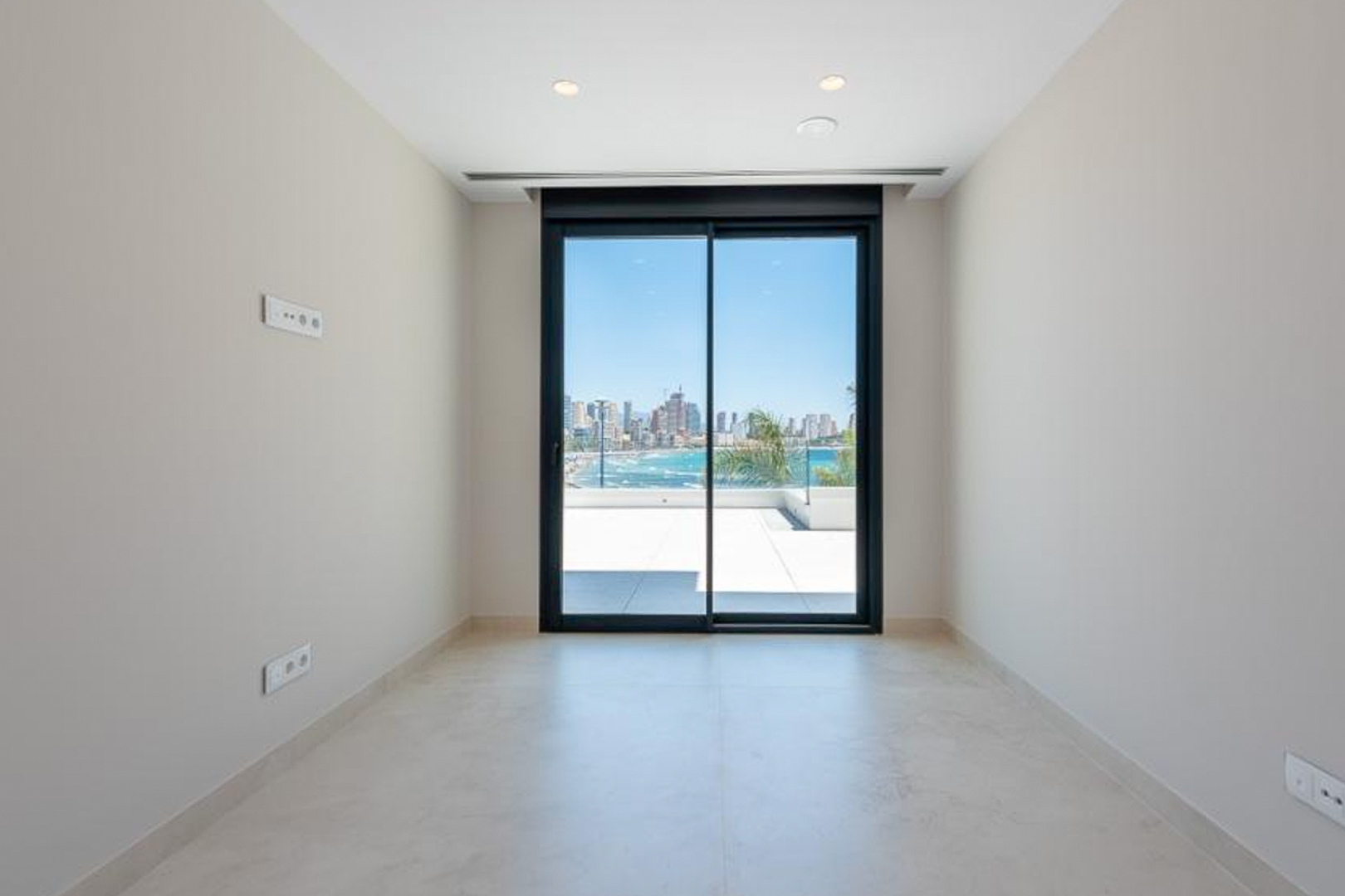 3 Bed, 2 Bath, ApartmentFor Sale, Benidorm, Alicante