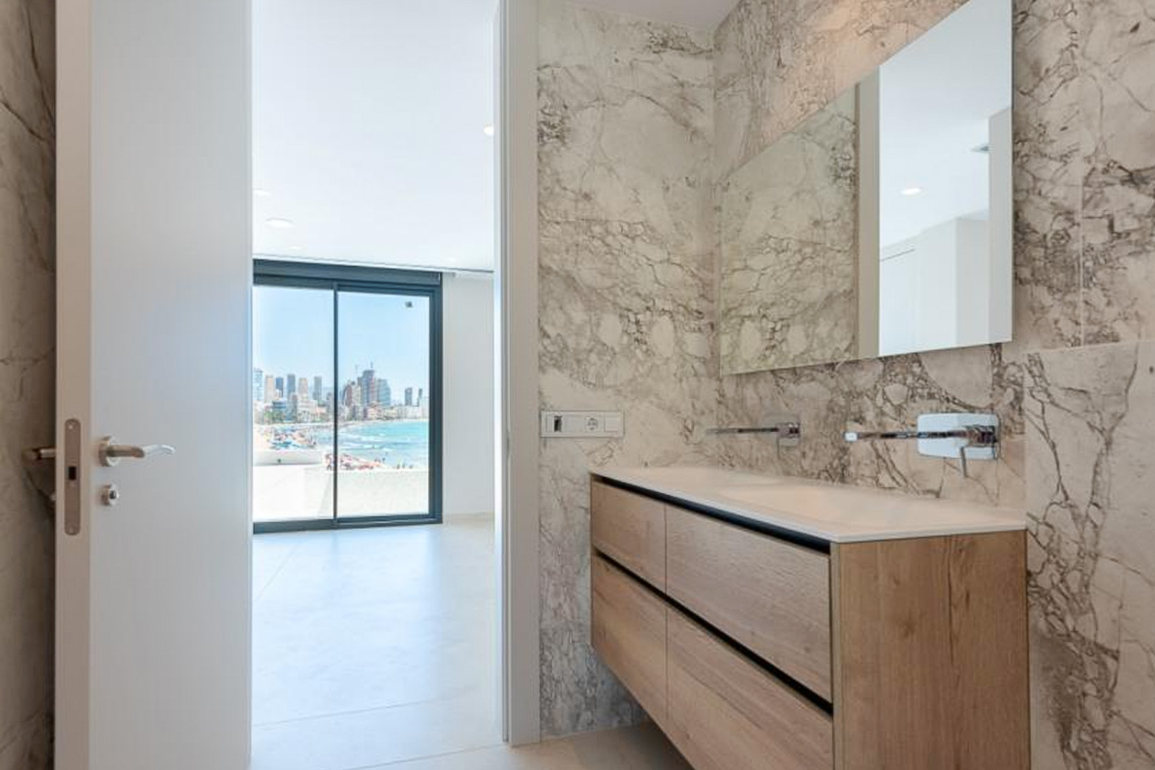 3 Bed, 2 Bath, ApartmentFor Sale, Benidorm, Alicante