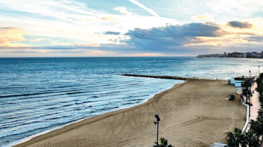 3 Bed, 2 Bath, ApartmentFor Sale, Fuengirola, Malaga