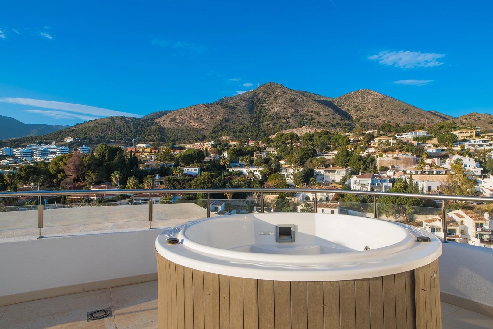 3 Bed, 3 Bath, ApartmentFor Sale, Benalmadena, Malaga