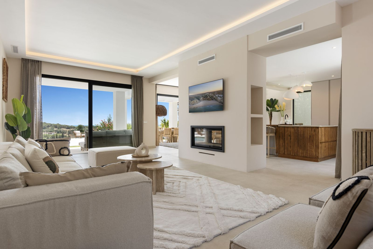 6 Bed, 7 Bath, HouseFor Sale, El Paraíso, Estepona, Malaga