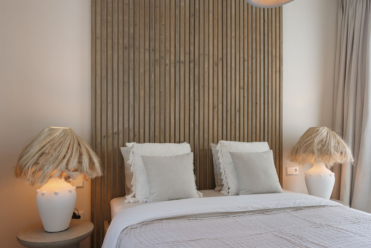 6 Bed, 7 Bath, HouseFor Sale, El Paraíso, Estepona, Malaga