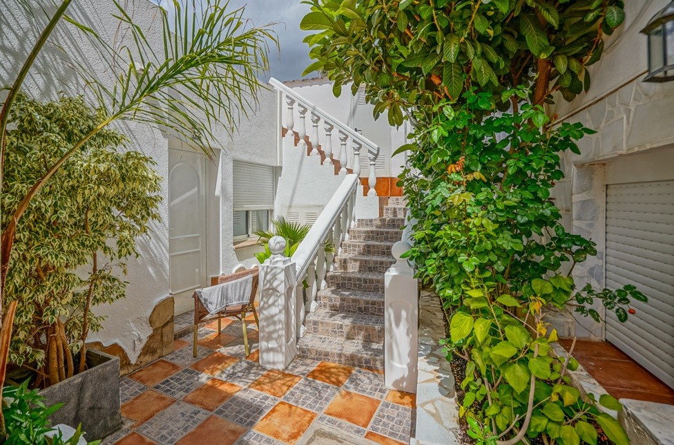 Commercial Property, For Sale