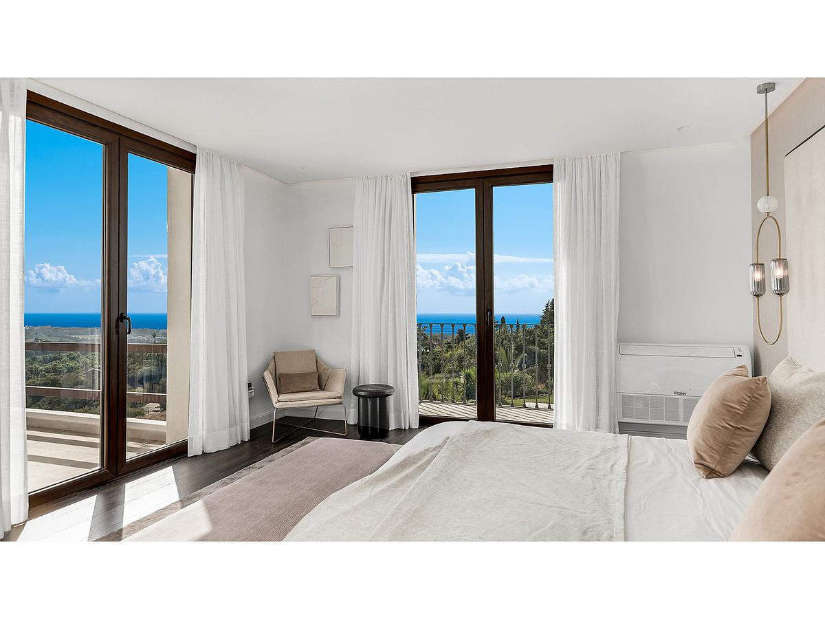 5 Bed, 5 Bath, HouseFor Sale, Estepona, Malaga