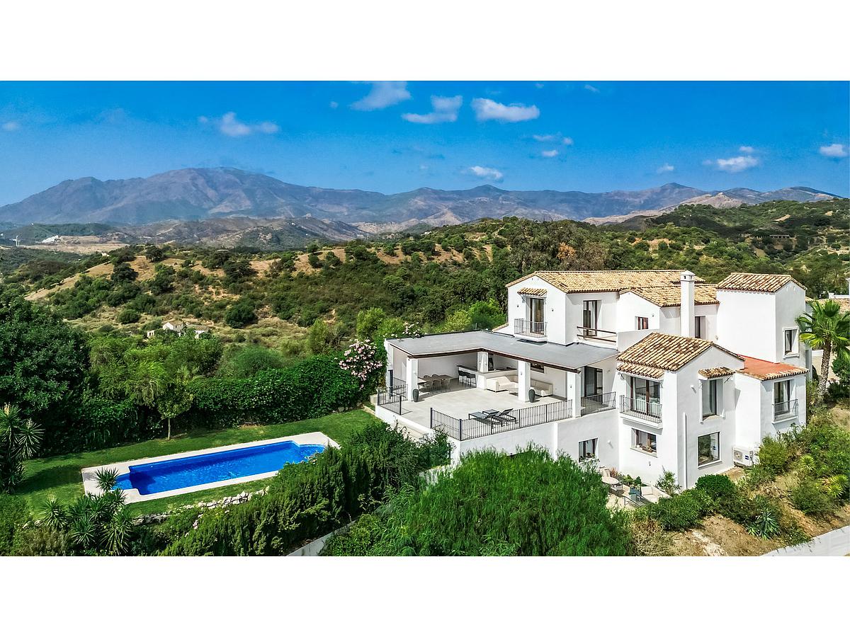 5 Bed, 5 Bath, HouseFor Sale, Estepona, Malaga