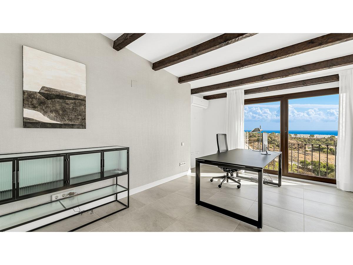 5 Bed, 5 Bath, HouseFor Sale, Estepona, Malaga