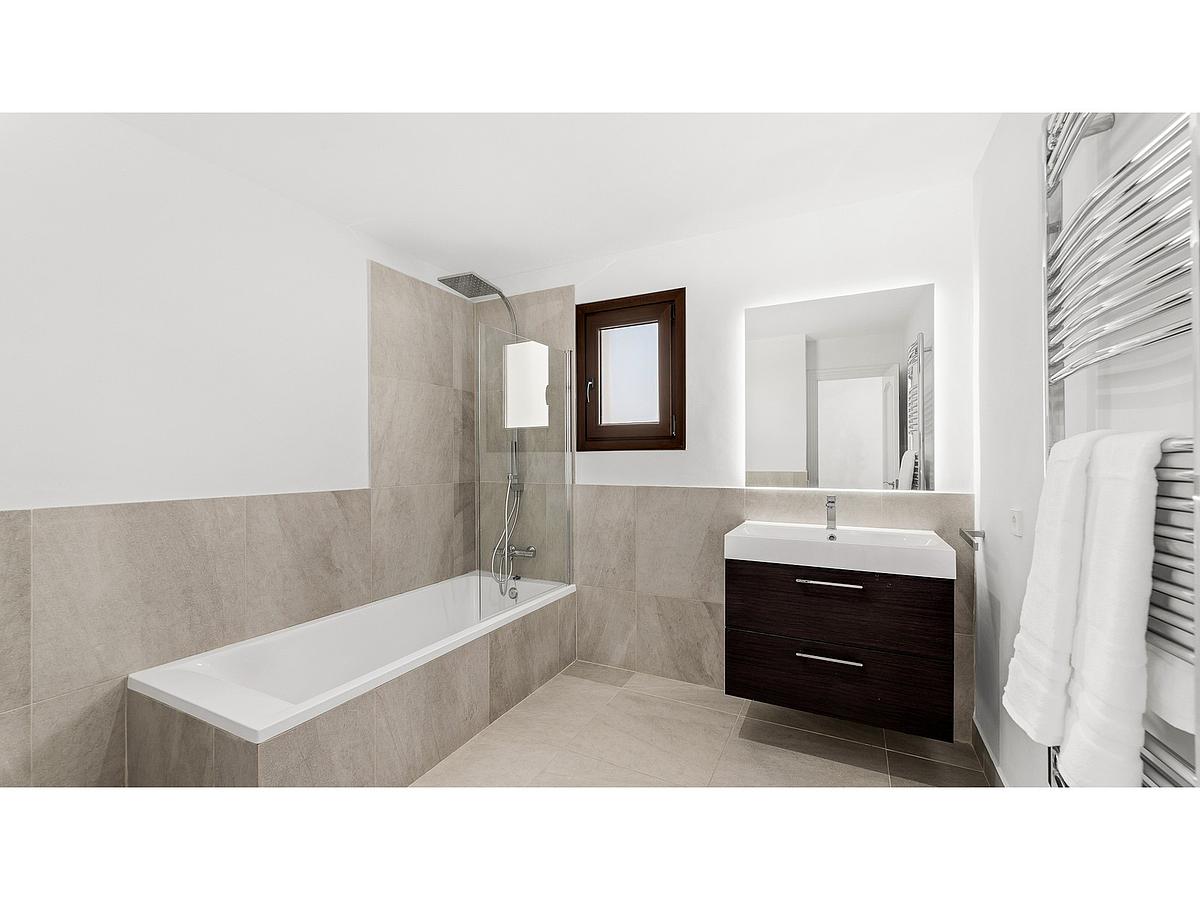 5 Bed, 5 Bath, HouseFor Sale, Estepona, Malaga