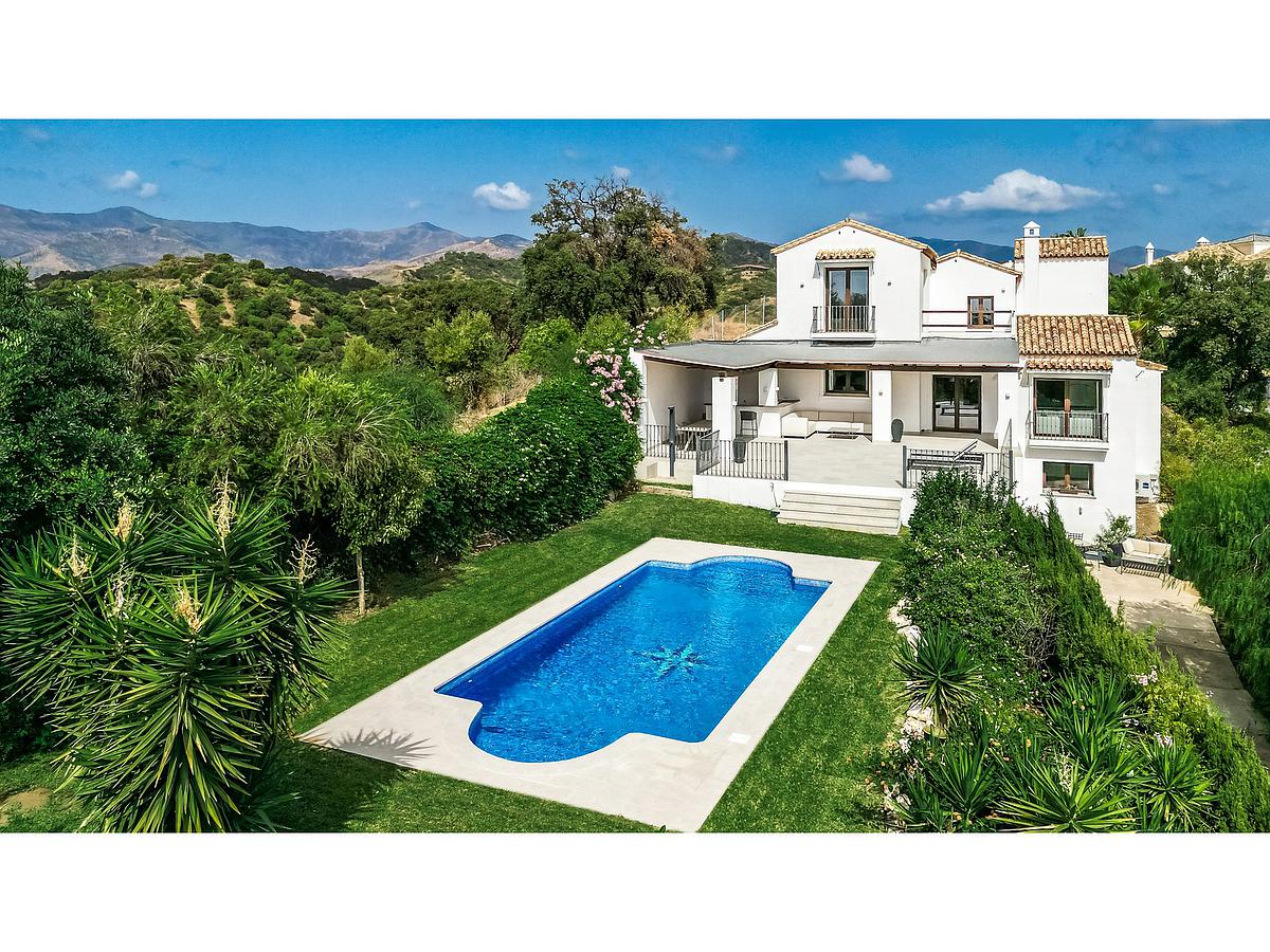 5 Bed, 5 Bath, HouseFor Sale, Estepona, Malaga
