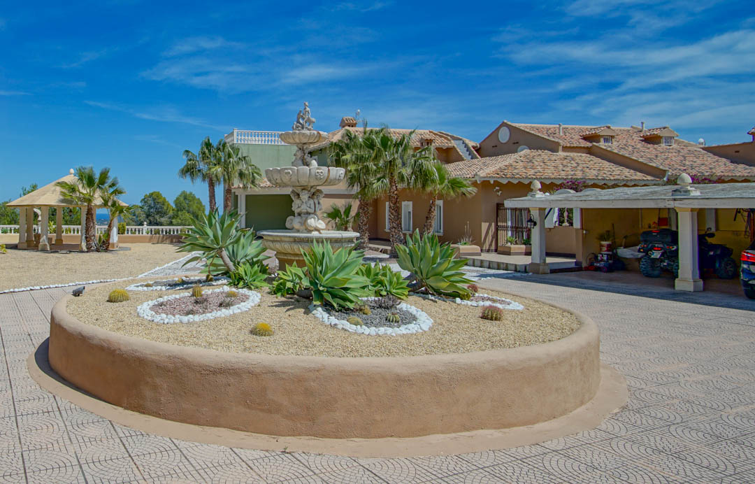 8 Bed, 9 Bath, HouseFor Sale, La Nucia, Alicante