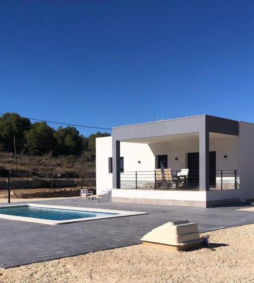 3 Bed, 2 Bath, HouseFor Sale, Pinoso, Alicante