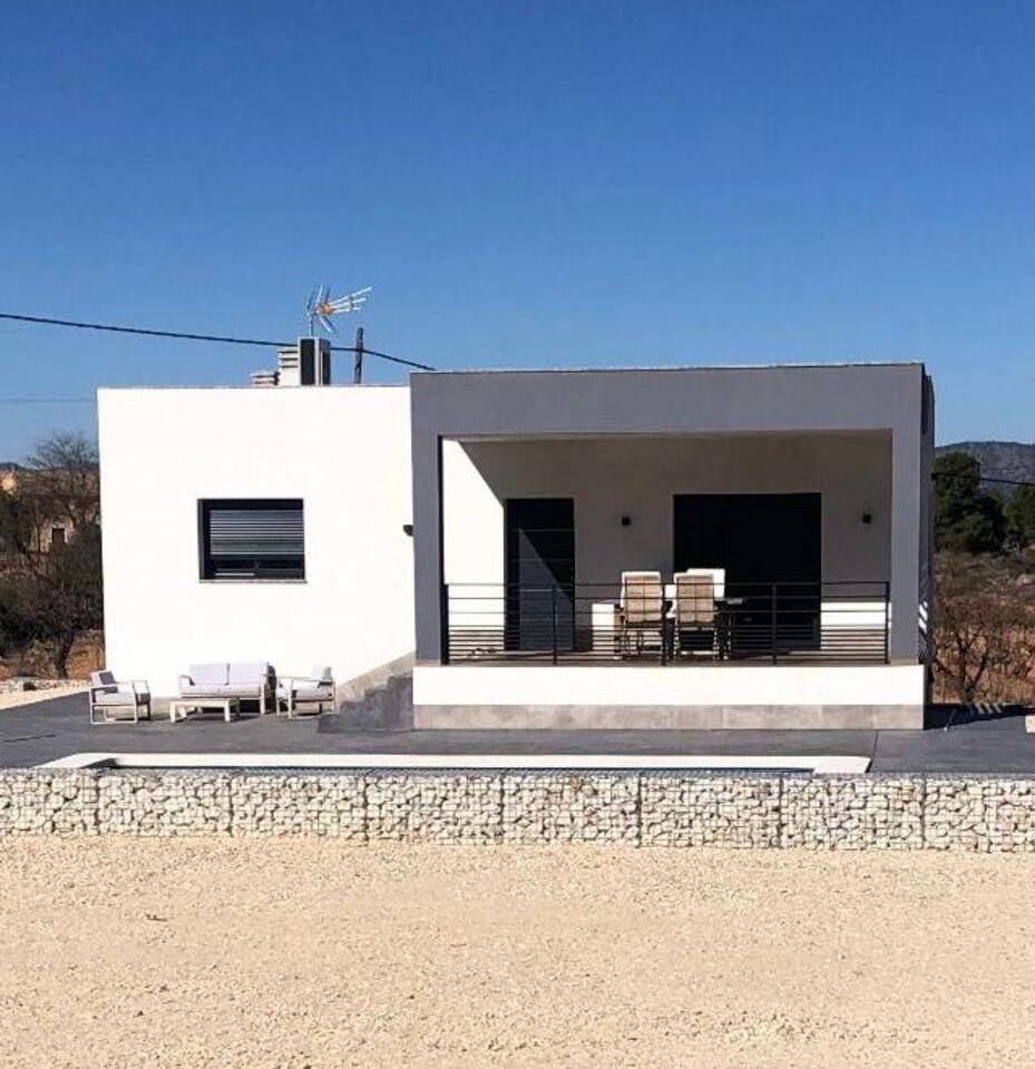 3 Bed, 2 Bath, HouseFor Sale, Pinoso, Alicante