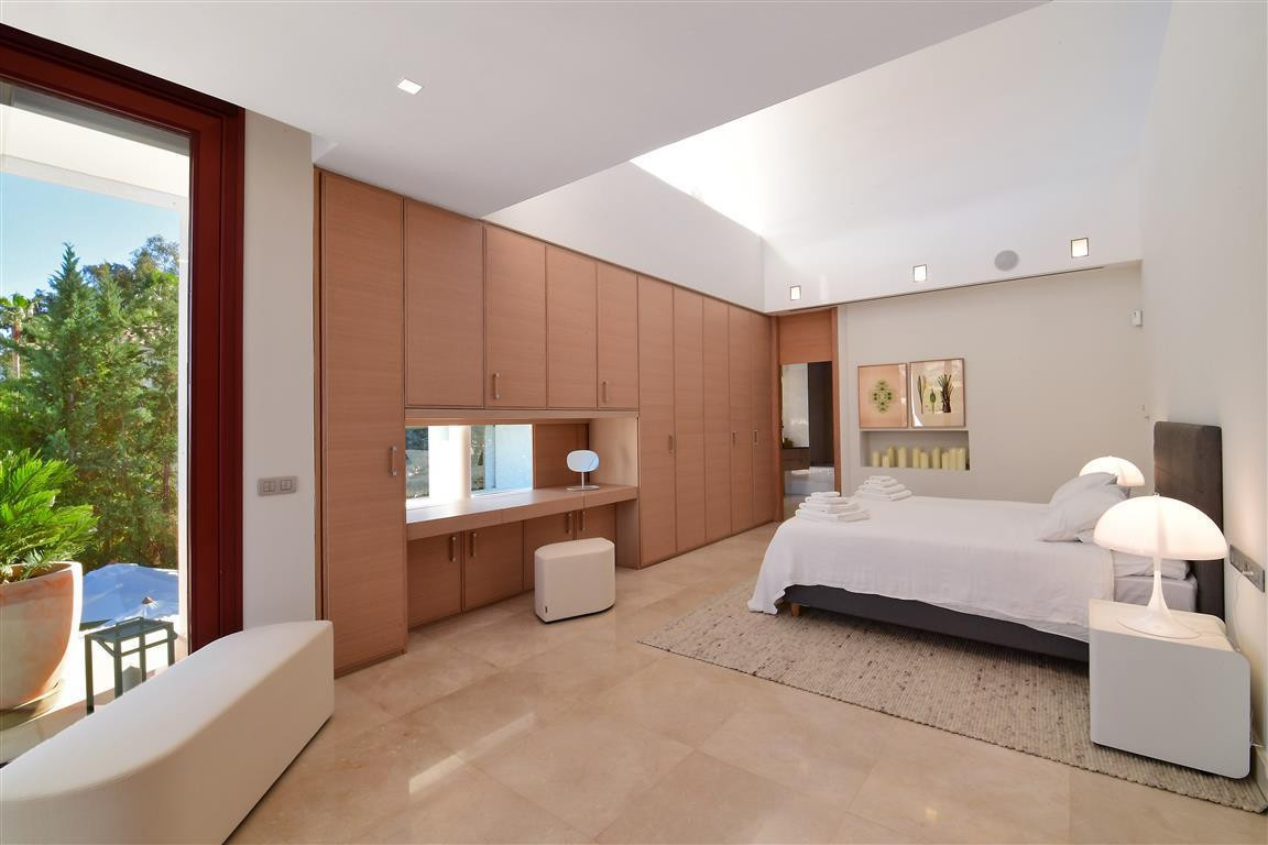 7 Bed, 6 Bath, HouseFor Sale, Nueva Andalucia, Malaga