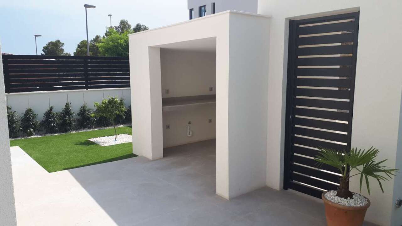 3 Bed, 2 Bath, HouseFor Sale, Polop, Alicante