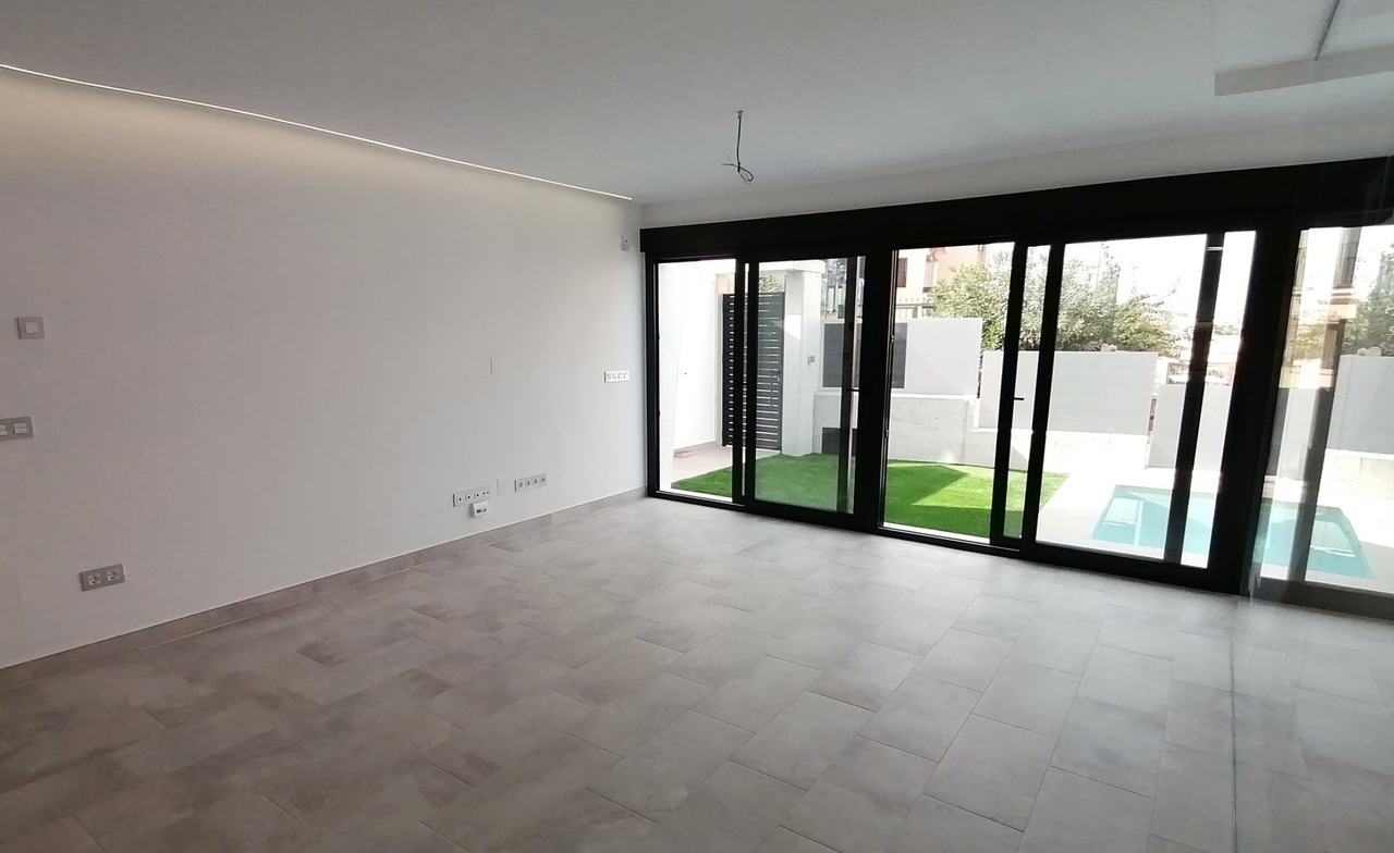 3 Bed, 2 Bath, HouseFor Sale, Torrevieja, Alicante