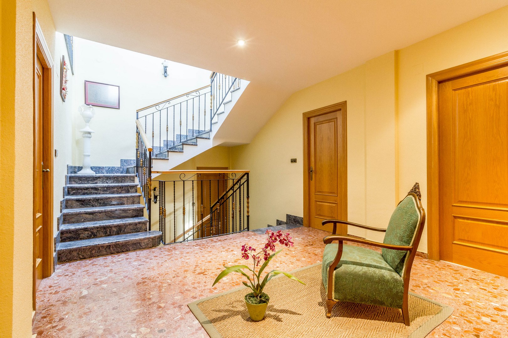 7 Bed, 3 Bath, HouseFor Sale, Yecla, Murcia