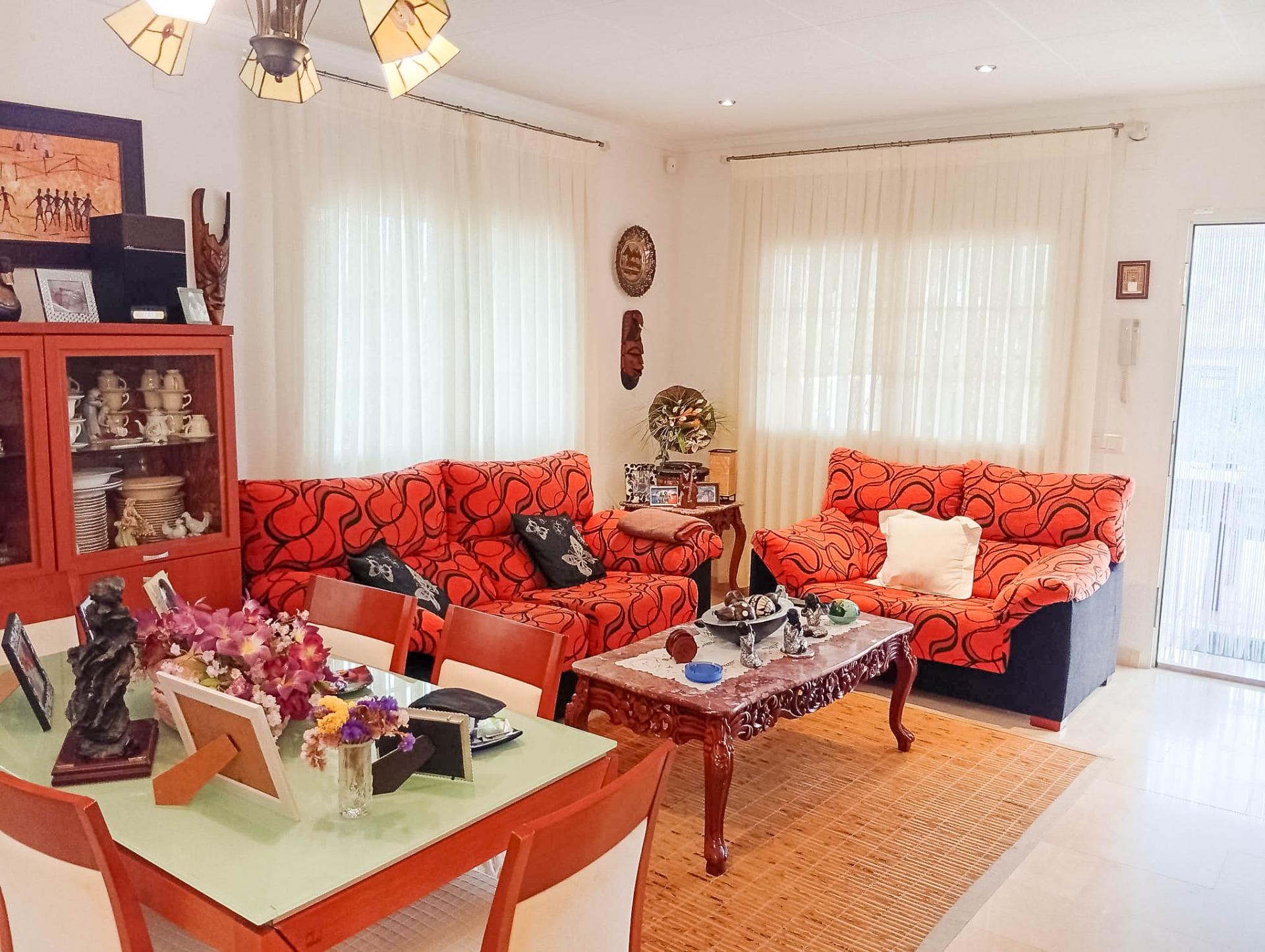 4 Bed, 2 Bath, HouseFor Sale, Torrevieja, Alicante