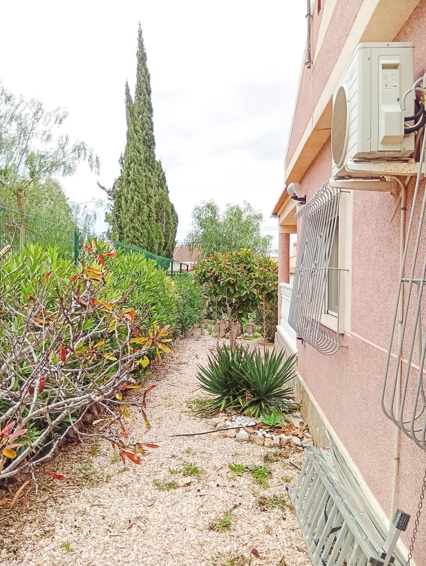 4 Bed, 2 Bath, HouseFor Sale, Torrevieja, Alicante