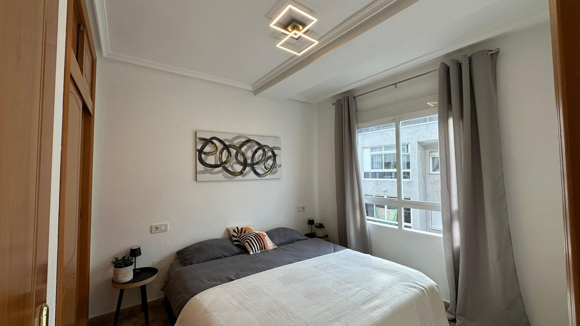 2 Bed, 1 Bath, ApartmentFor Sale, Torrevieja, Alicante