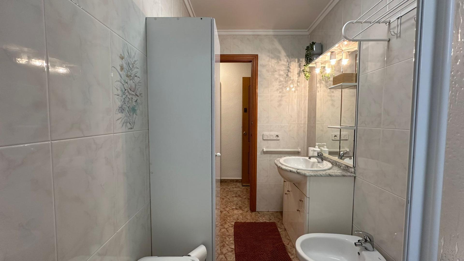 2 Bed, 1 Bath, ApartmentFor Sale, Torrevieja, Alicante