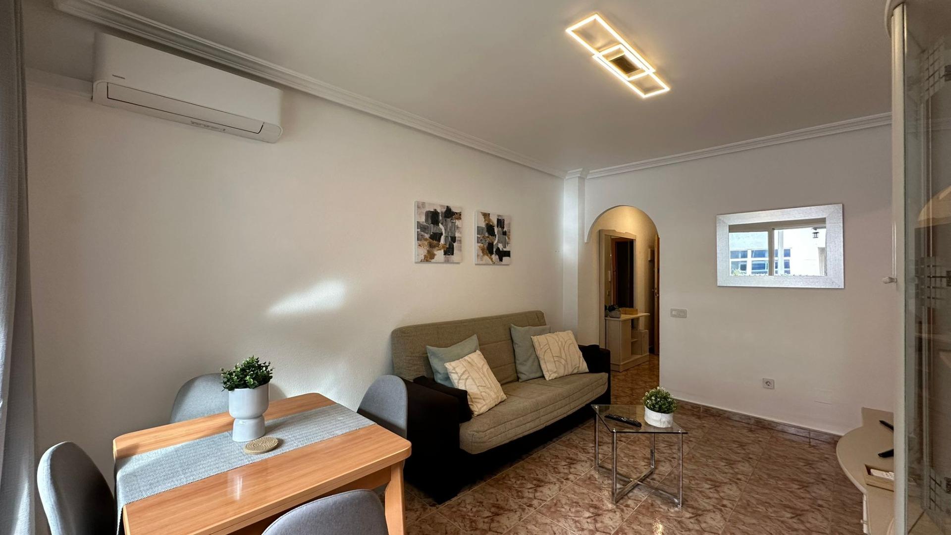 2 Bed, 1 Bath, ApartmentFor Sale, Torrevieja, Alicante