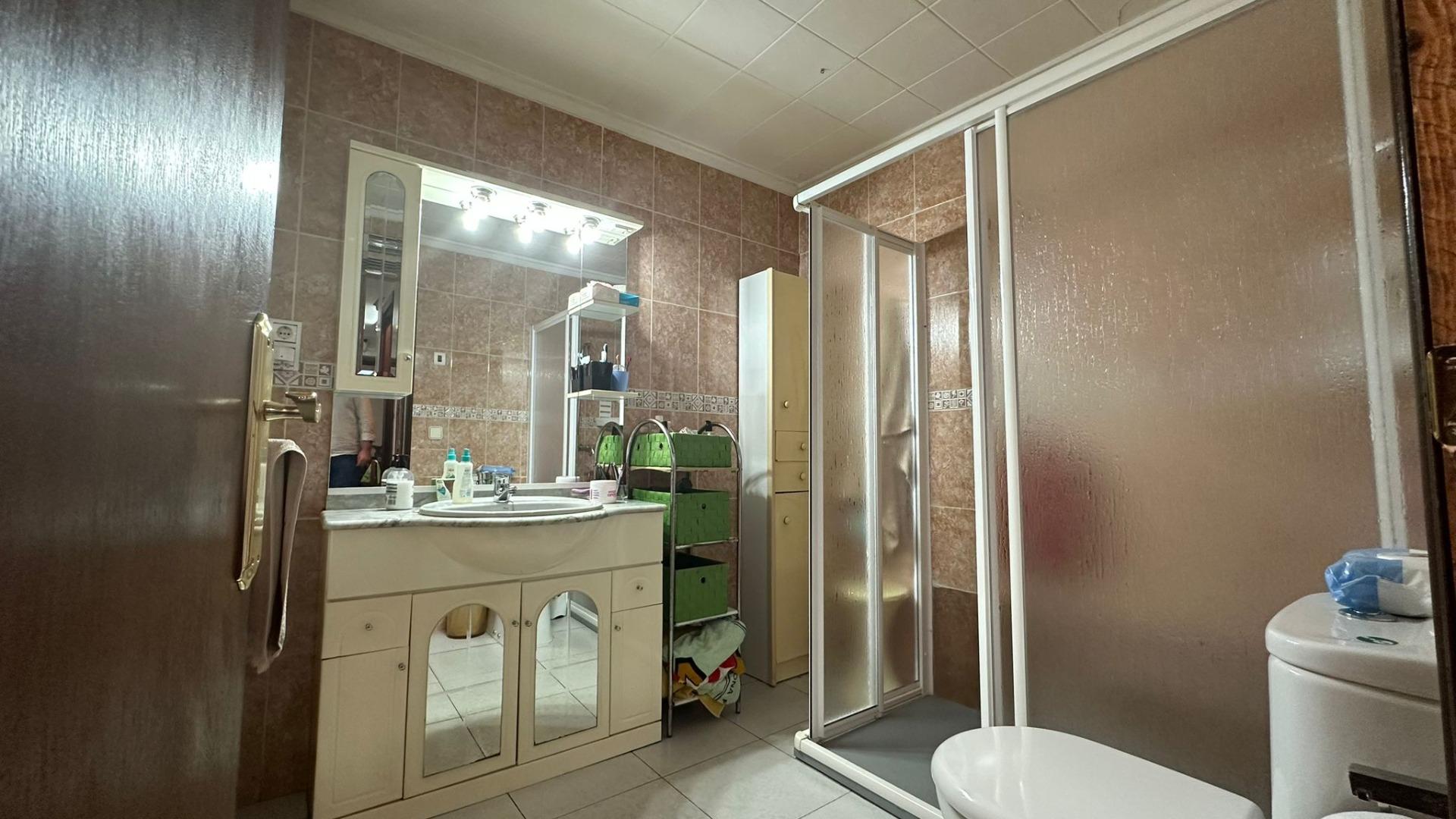 7 Bed, 1 Bath, ApartmentFor Sale, Torrevieja, Alicante