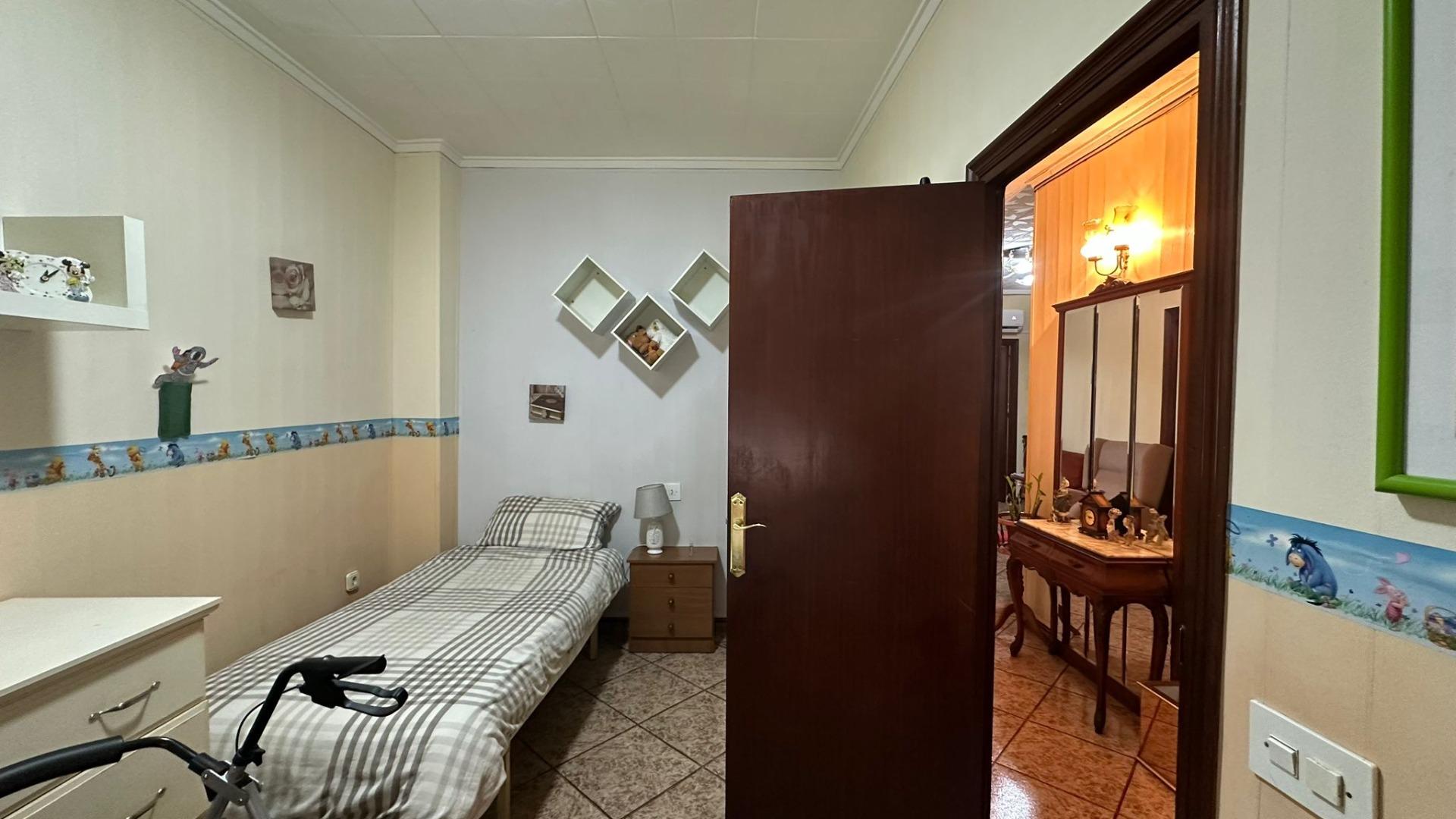 7 Bed, 1 Bath, ApartmentFor Sale, Torrevieja, Alicante