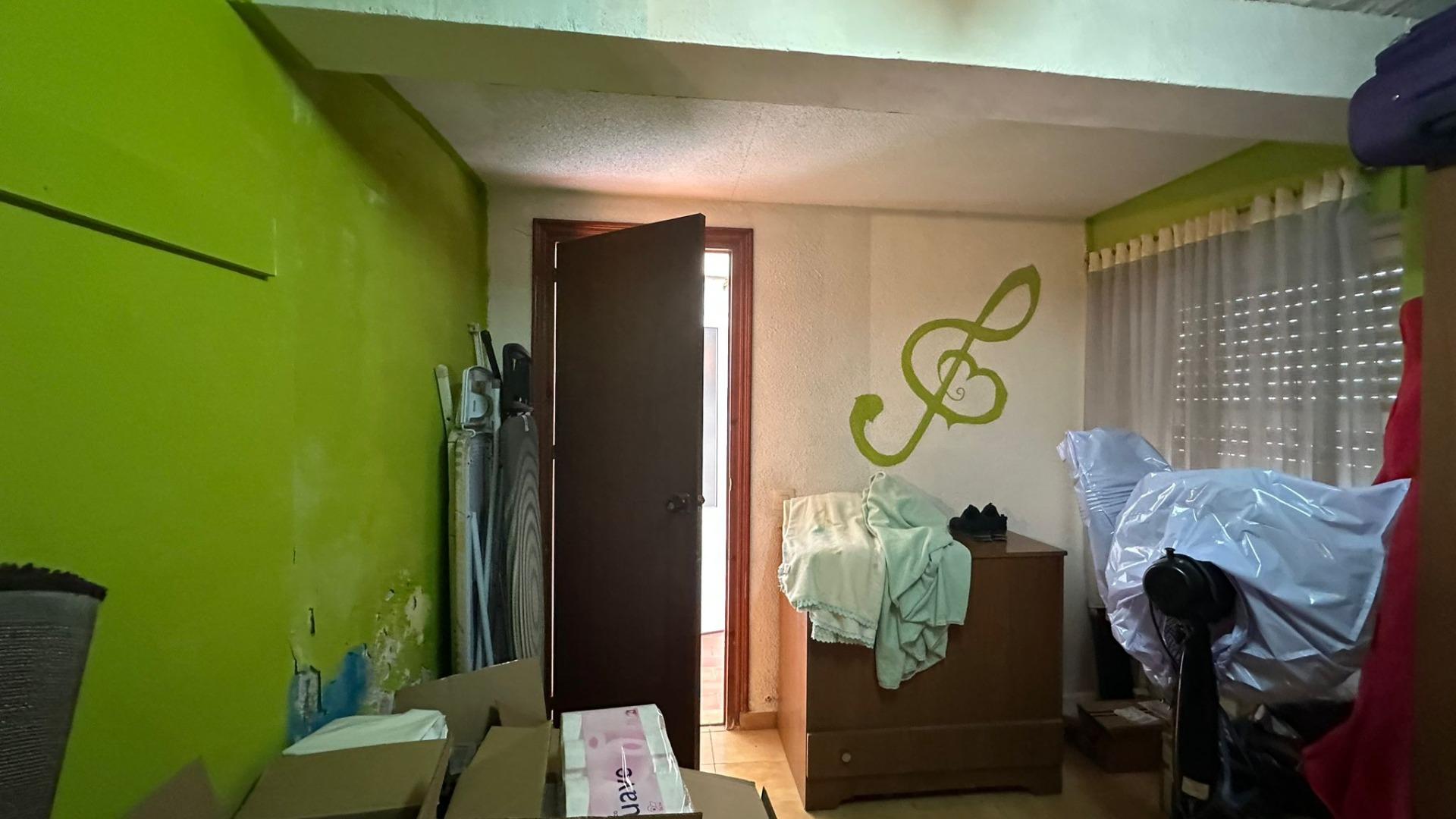 7 Bed, 1 Bath, ApartmentFor Sale, Torrevieja, Alicante