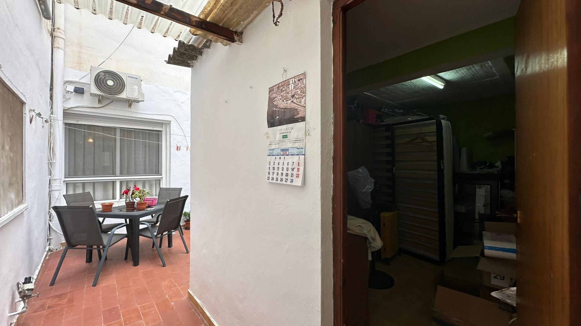 7 Bed, 1 Bath, ApartmentFor Sale, Torrevieja, Alicante