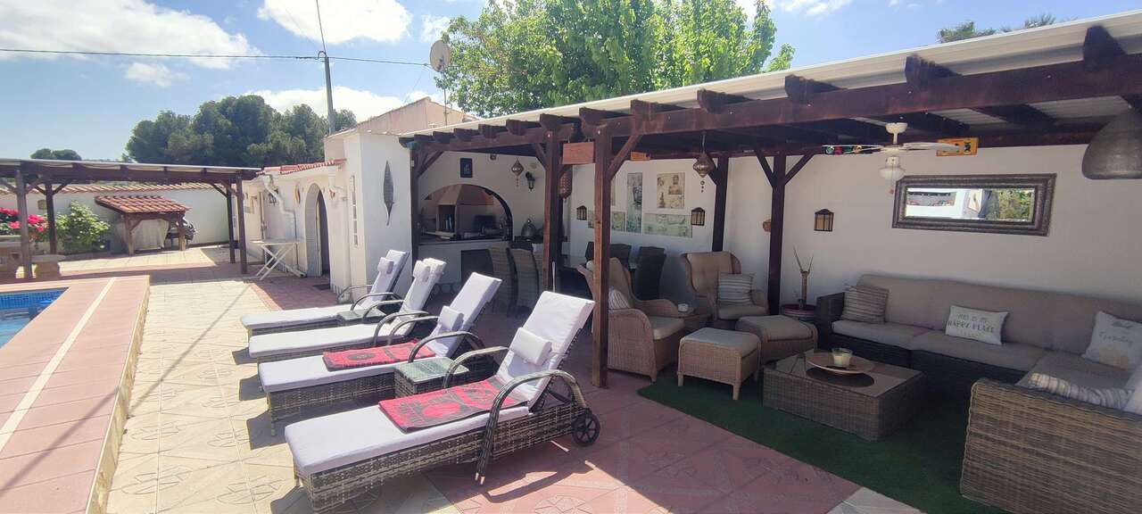 4 Bed, 3 Bath, HouseFor Sale, Sax, Alicante