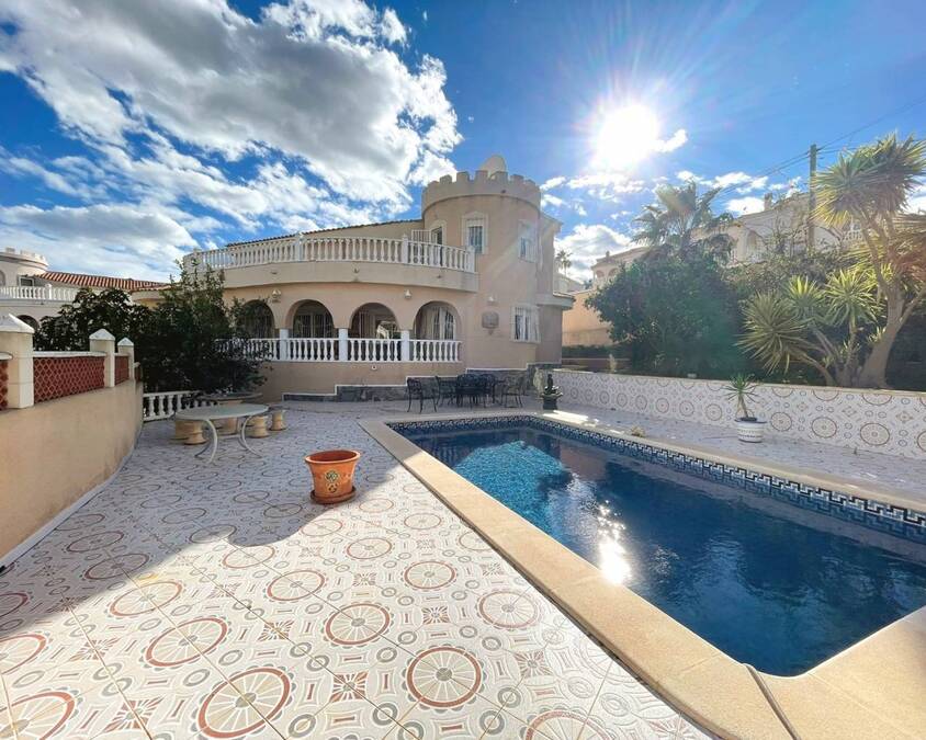 5 Bed, 3 Bath, HouseFor Sale, Ciudad Quesada, Alicante