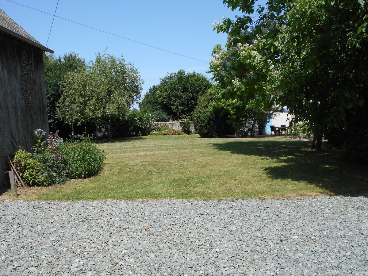 3 Bed, 2 Bath, HouseFor Sale, Saint-Aignan-de-Couptrain, Pays-de-la-Loire, 53250