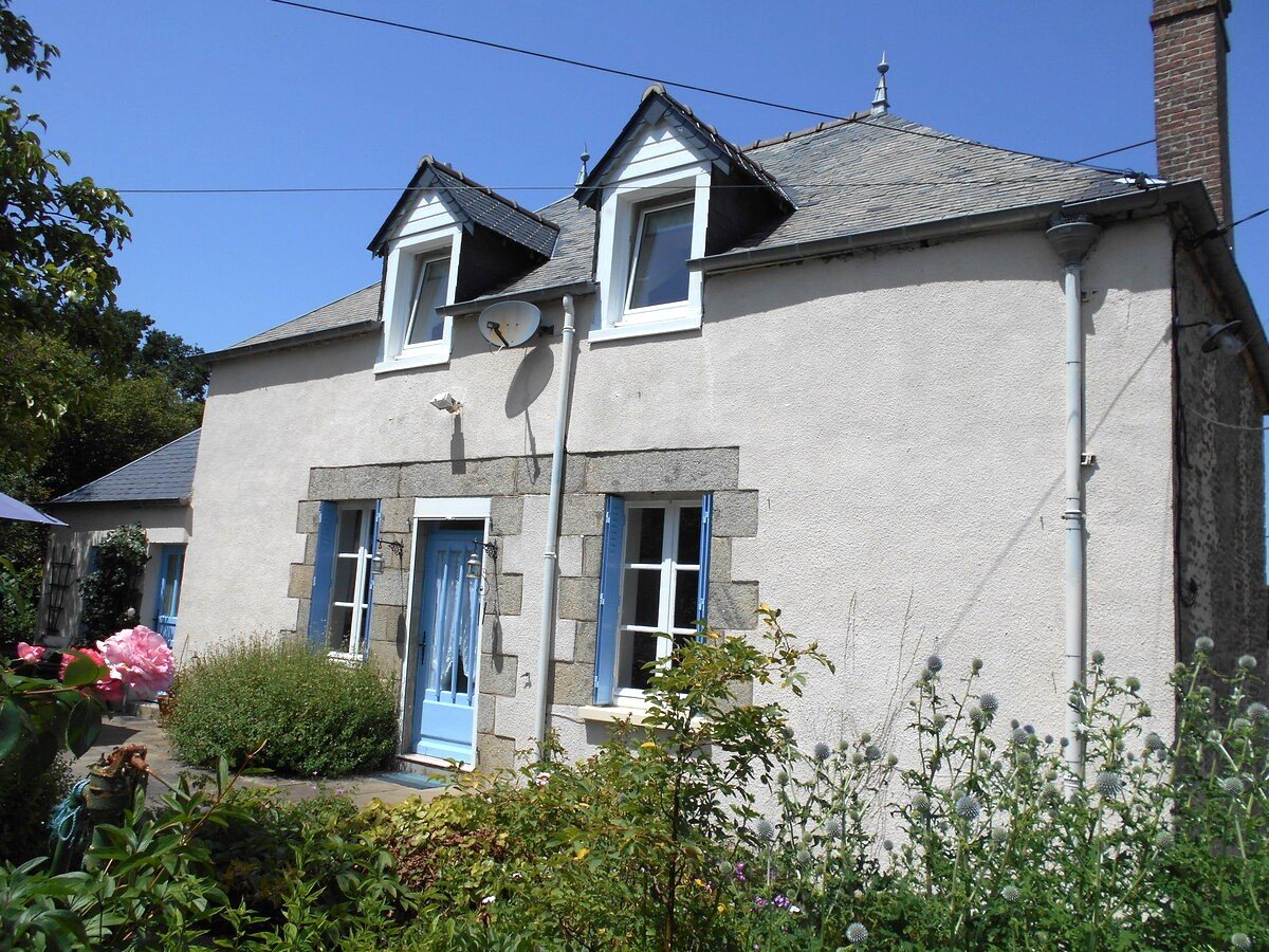 3 Bed, 2 Bath, HouseFor Sale, Saint-Aignan-de-Couptrain, Pays-de-la-Loire, 53250