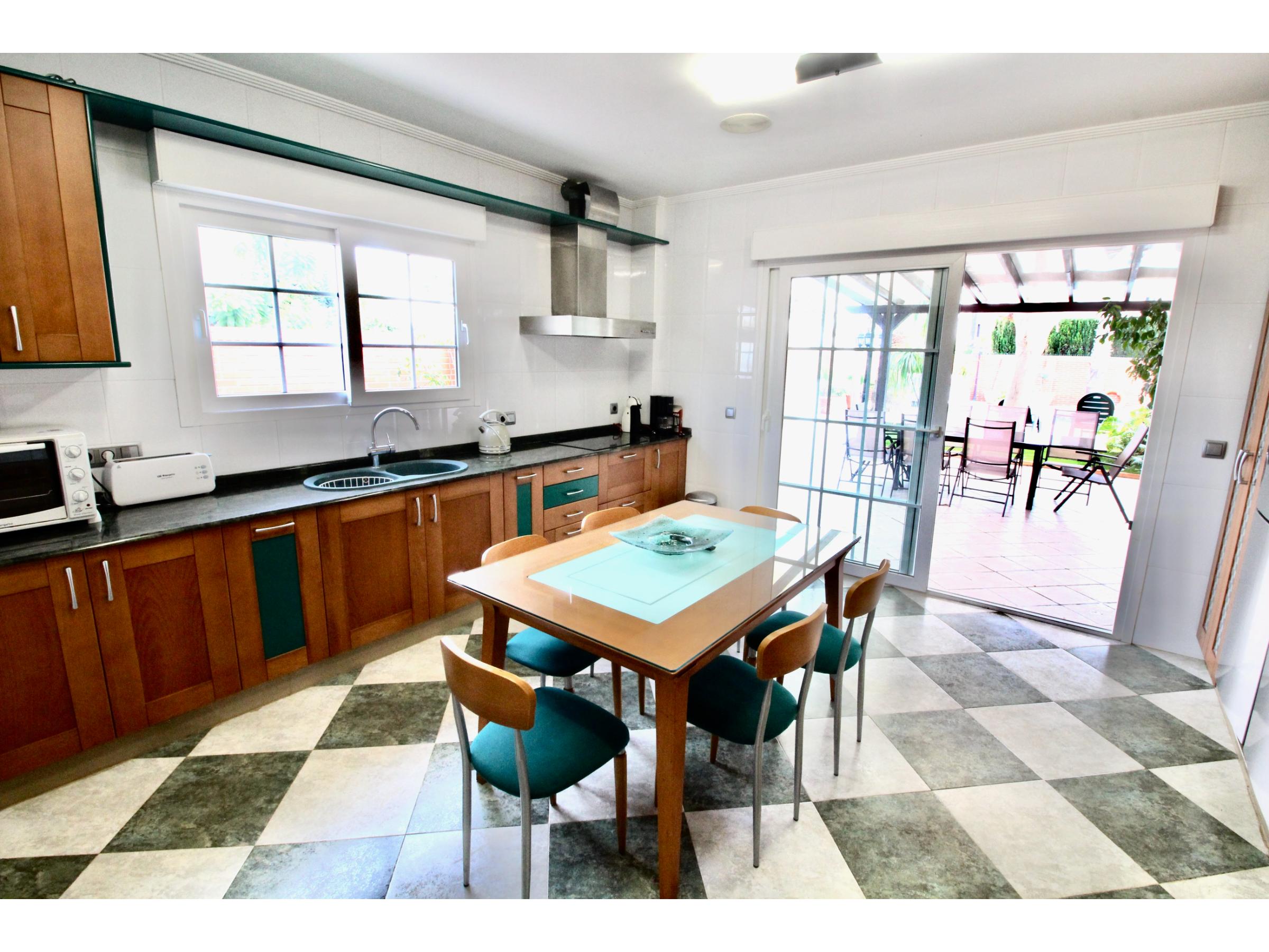 4 Bed, 3 Bath, HouseFor Sale, Playa Honda, Murcia