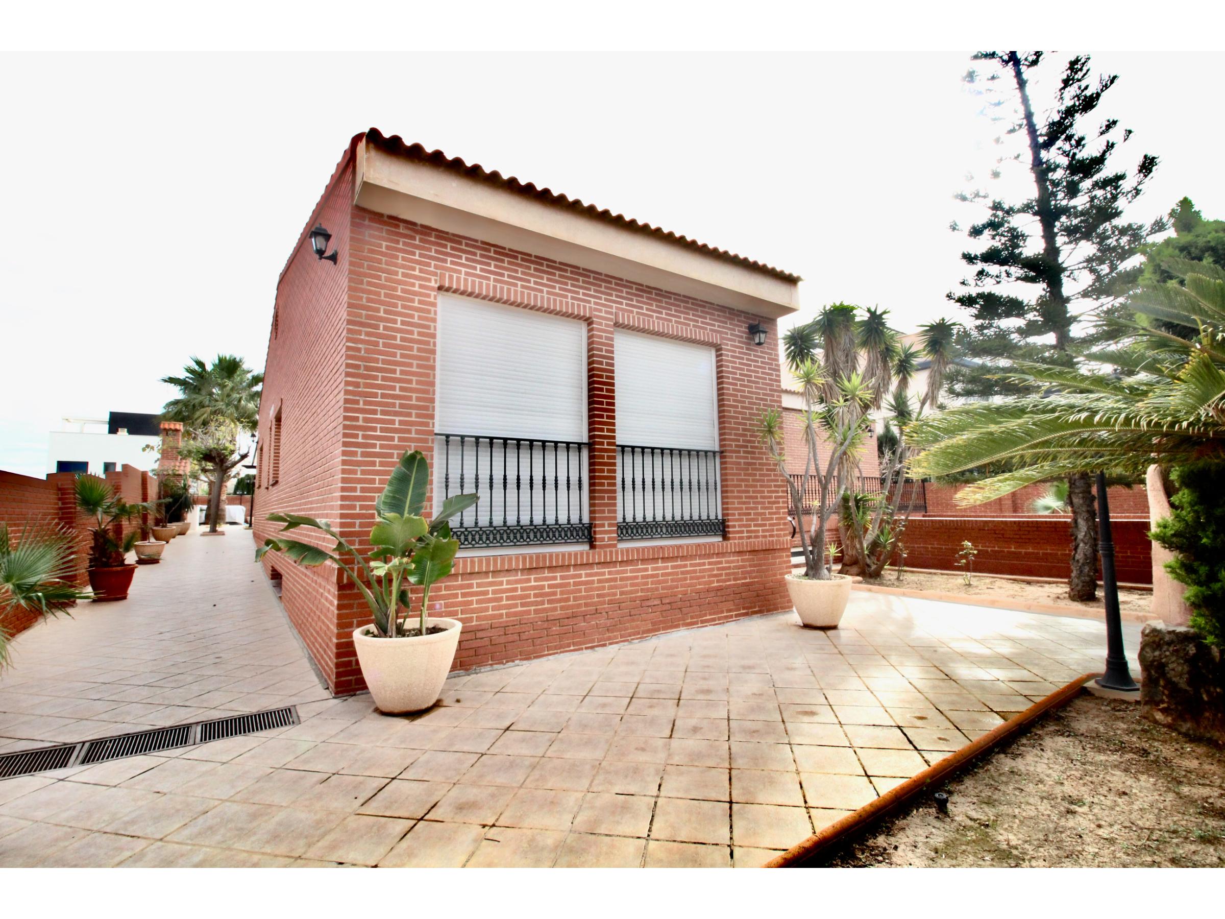 4 Bed, 3 Bath, HouseFor Sale, Playa Honda, Murcia