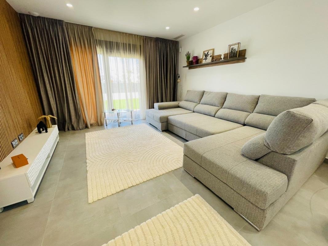 5 Bed, 4 Bath, HouseFor Sale, Torrevieja, Alicante