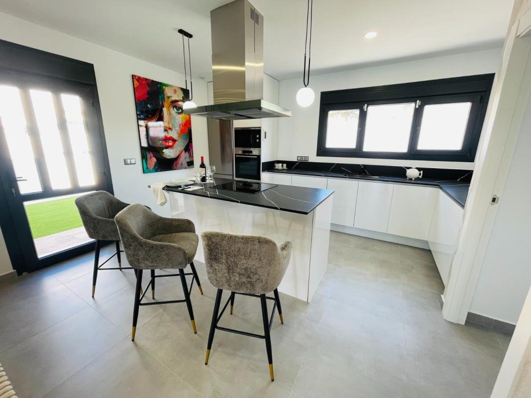 5 Bed, 4 Bath, HouseFor Sale, Torrevieja, Alicante