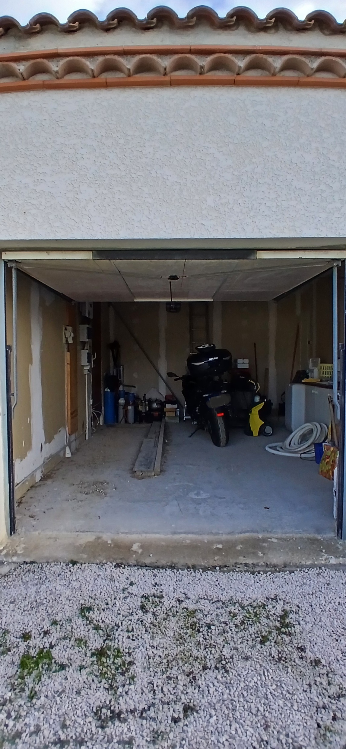 3 Bed, 1 Bath, HouseFor Sale, Puimisson, Herault, Languedoc-Roussillon, 34480