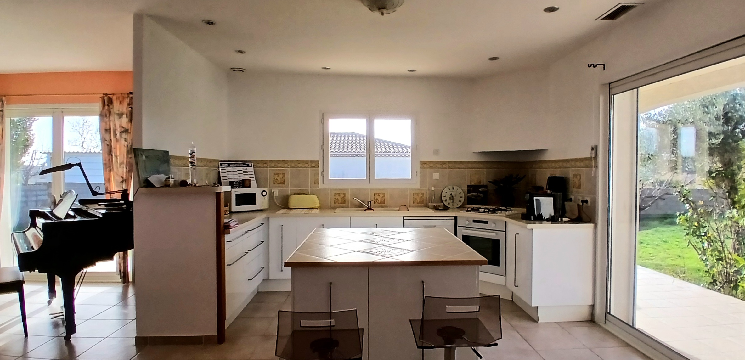 3 Bed, 1 Bath, HouseFor Sale, Puimisson, Herault, Languedoc-Roussillon, 34480