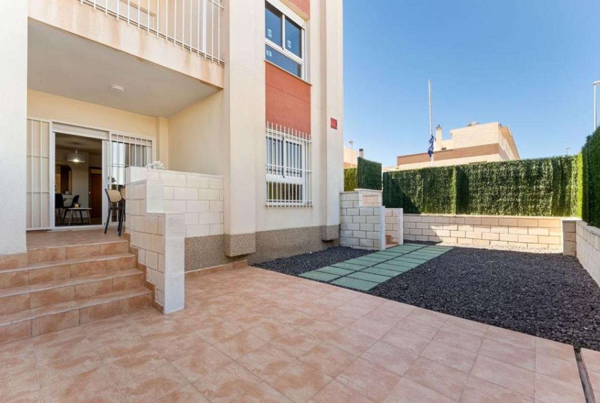 Orihuela, Alicante, 2 Bedrooms Bedrooms, ,2 BathroomsBathrooms,For Sale,396197