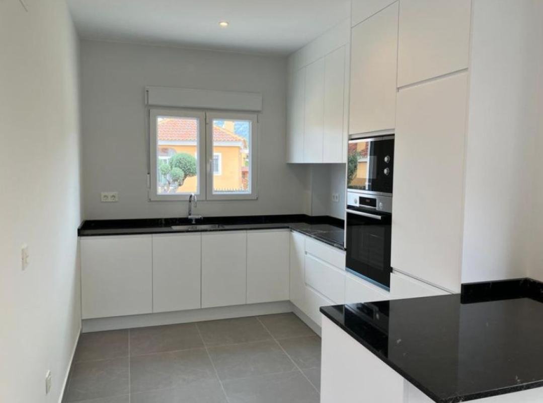 2 Bed, 1 Bath, HouseFor Sale, La Romana, Alicante