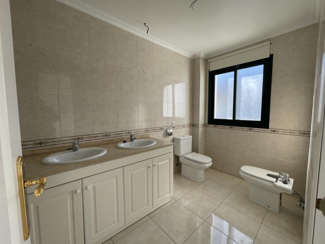 Orihuela, Alicante, 2 Bedrooms Bedrooms, ,2 BathroomsBathrooms,For Sale,390436