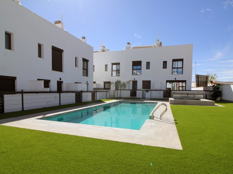 Pilar De La Horadada, Alicante, 4 Bedrooms Bedrooms, ,2 BathroomsBathrooms,For Sale,326511
