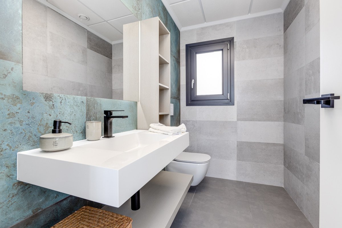 4 Bed, 4 Bath, HouseFor Sale, Torrevieja, Alicante