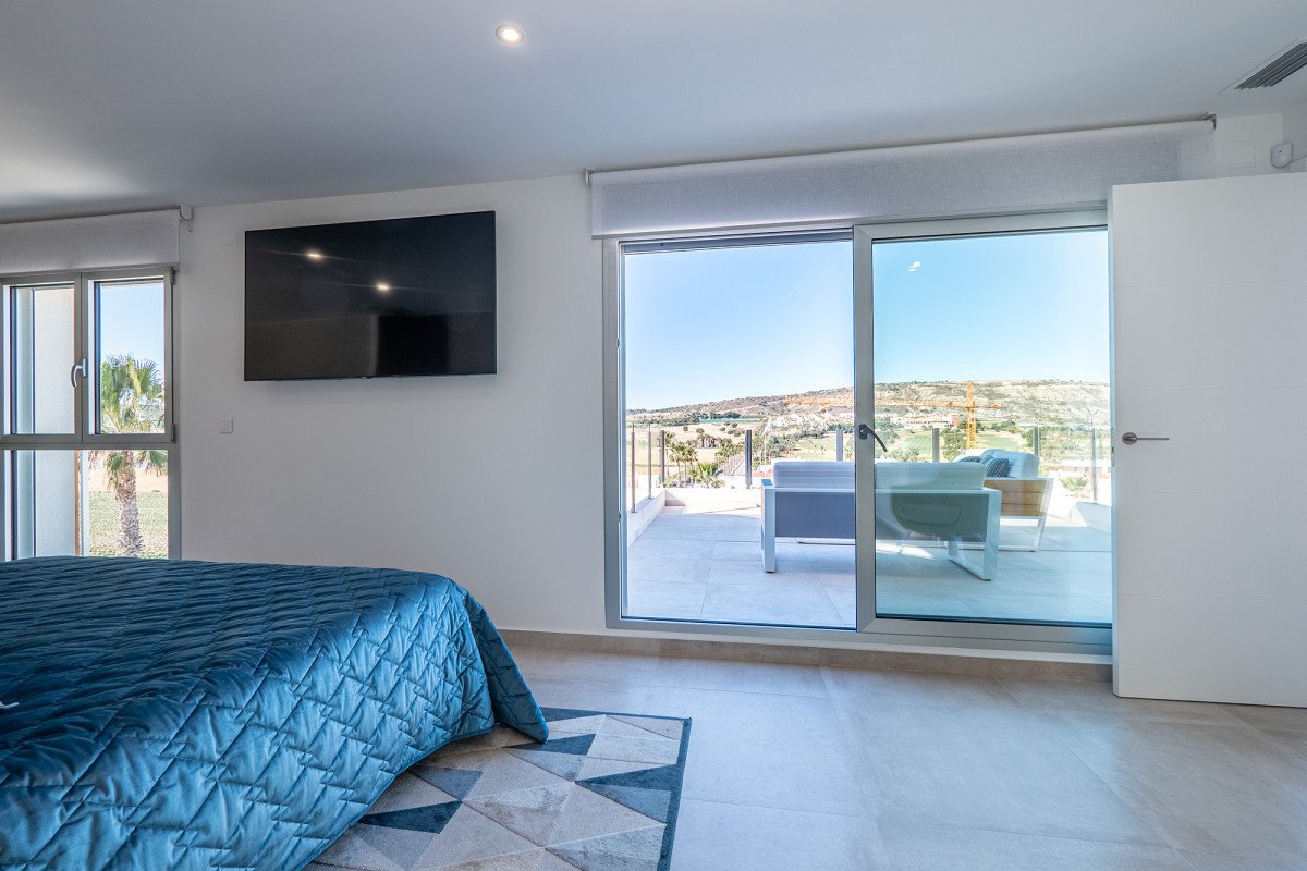 4 Bed, 3 Bath, HouseFor Sale, Algorfa, Alicante