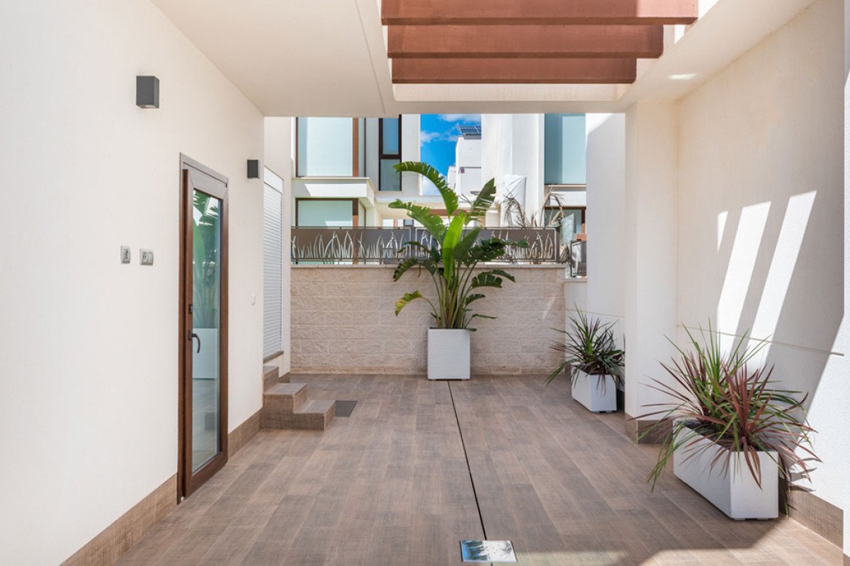 5 Bed, 4 Bath, HouseFor Sale, Los Montesinos, Alicante