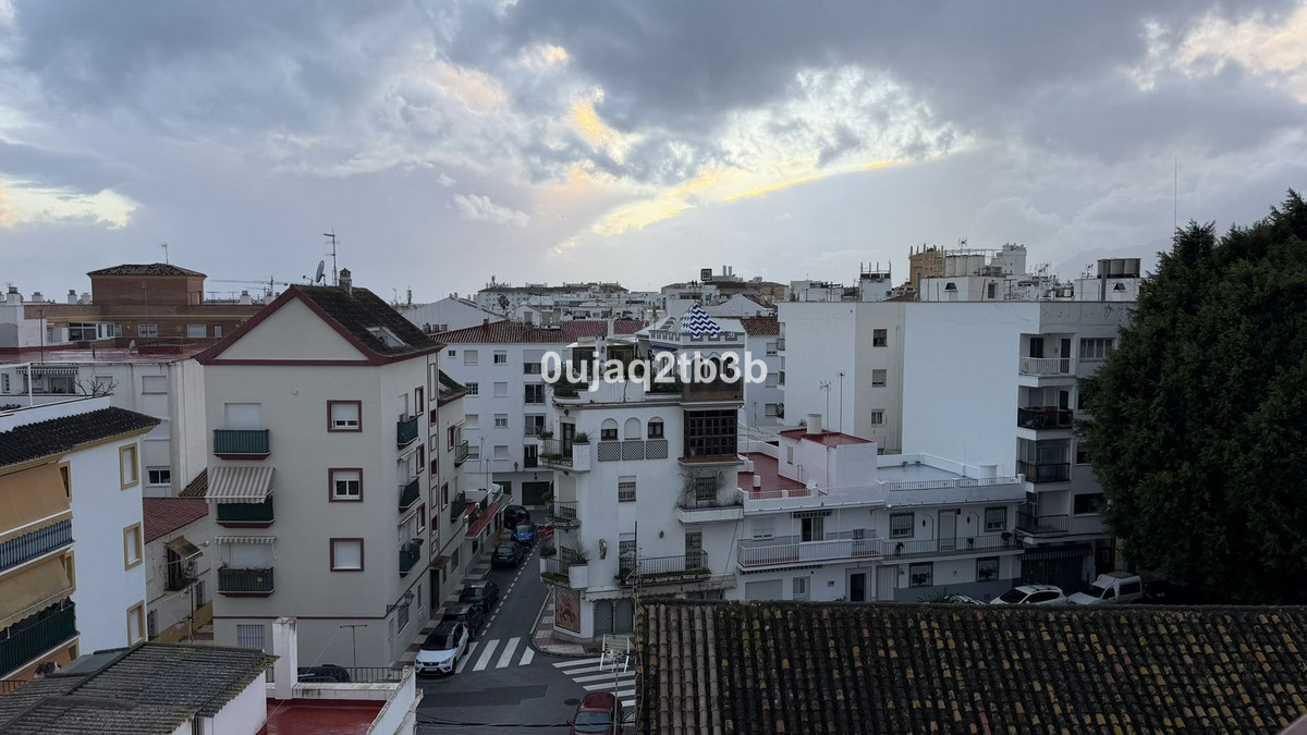 3 Bed, 2 Bath, ApartmentFor Sale, San Pedro de Alcantara, Malaga