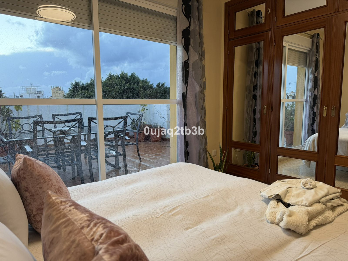 3 Bed, 2 Bath, ApartmentFor Sale, San Pedro de Alcantara, Malaga